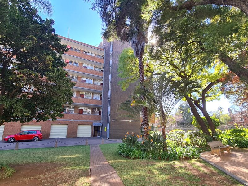A-GRADE BUILDING NEXT TO BEAUTIFUL PARK IN PRIME AREA - Photo 2