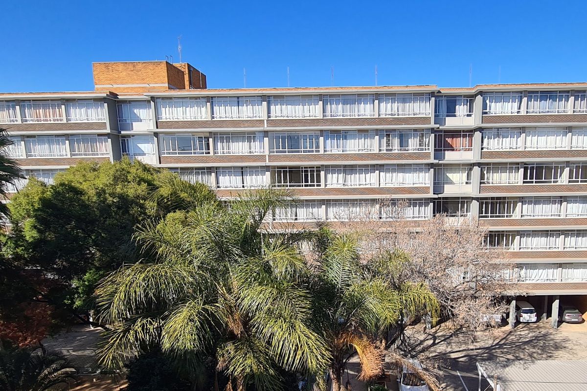 A-GRADE BUILDING NEXT TO BEAUTIFUL PARK IN PRIME AREA - Photo 5