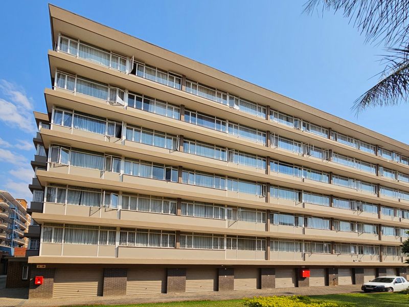 PRIME LOCATION - ARCADIA BUILDING NEWLY UPGRADED - Photo 3