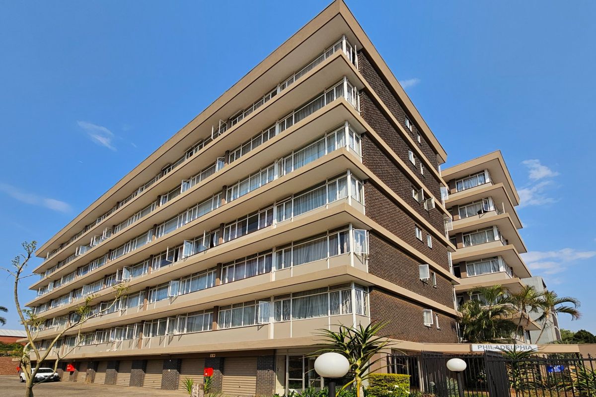 PRIME LOCATION - ARCADIA BUILDING NEWLY UPGRADED - Photo 4