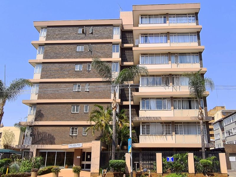 PRIME LOCATION - ARCADIA BUILDING NEWLY UPGRADED - Photo 5