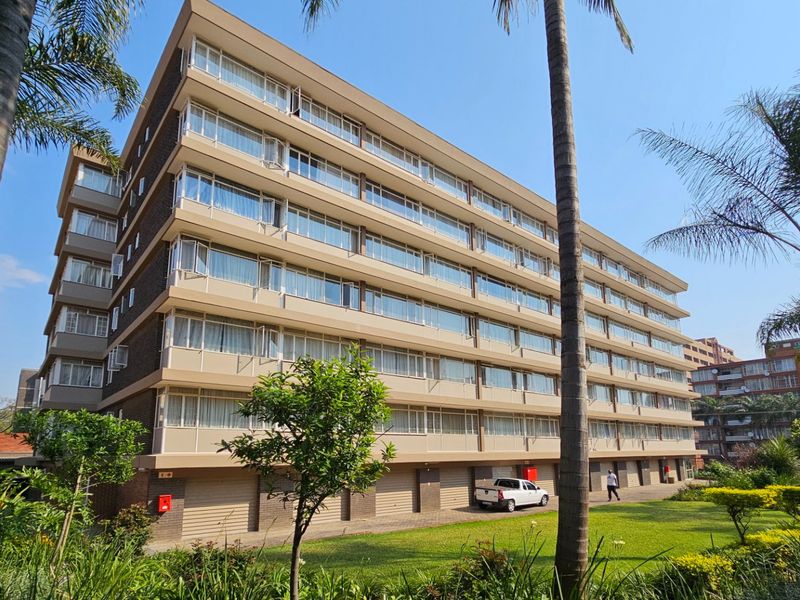 PRIME LOCATION - ARCADIA BUILDING NEWLY UPGRADED - Photo 1