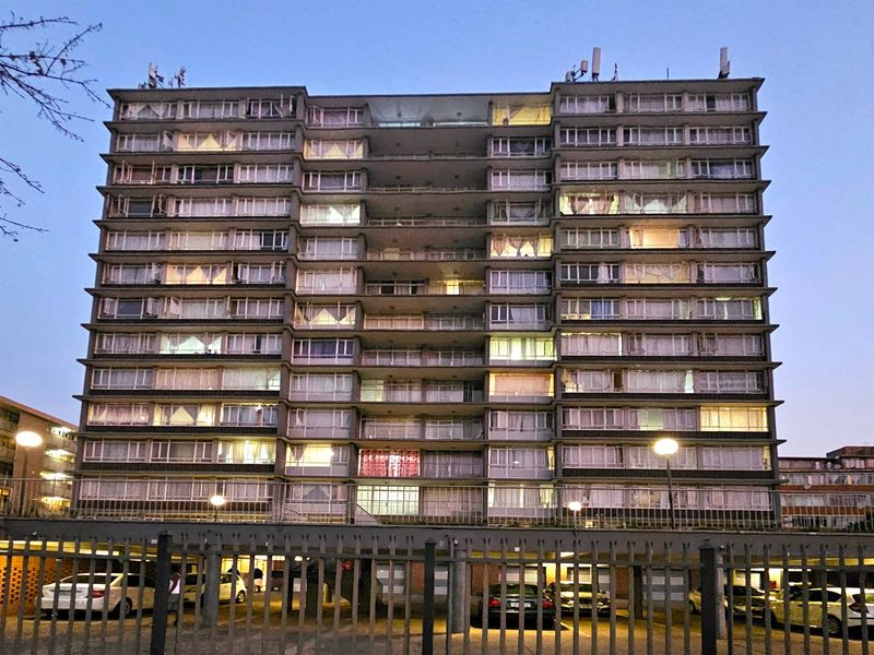 A+ GRADE BUILDING FOR SALE IN GEZINA - Photo 1