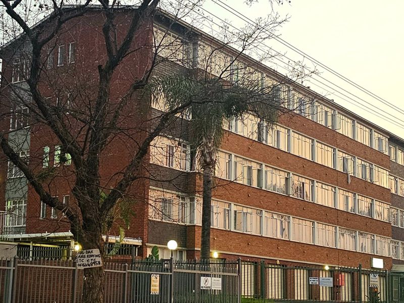 MEDIUM SIZED A-GRADE BUILDING IN GEZINA WALKING DISTANCE TO UP PRINSHOF  - Photo 3