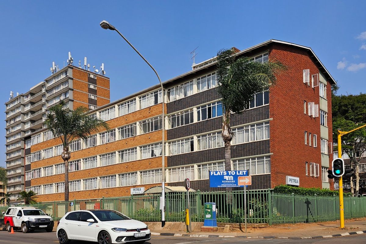 MEDIUM SIZED A-GRADE BUILDING IN GEZINA WALKING DISTANCE TO UP PRINSHOF  - Photo 2