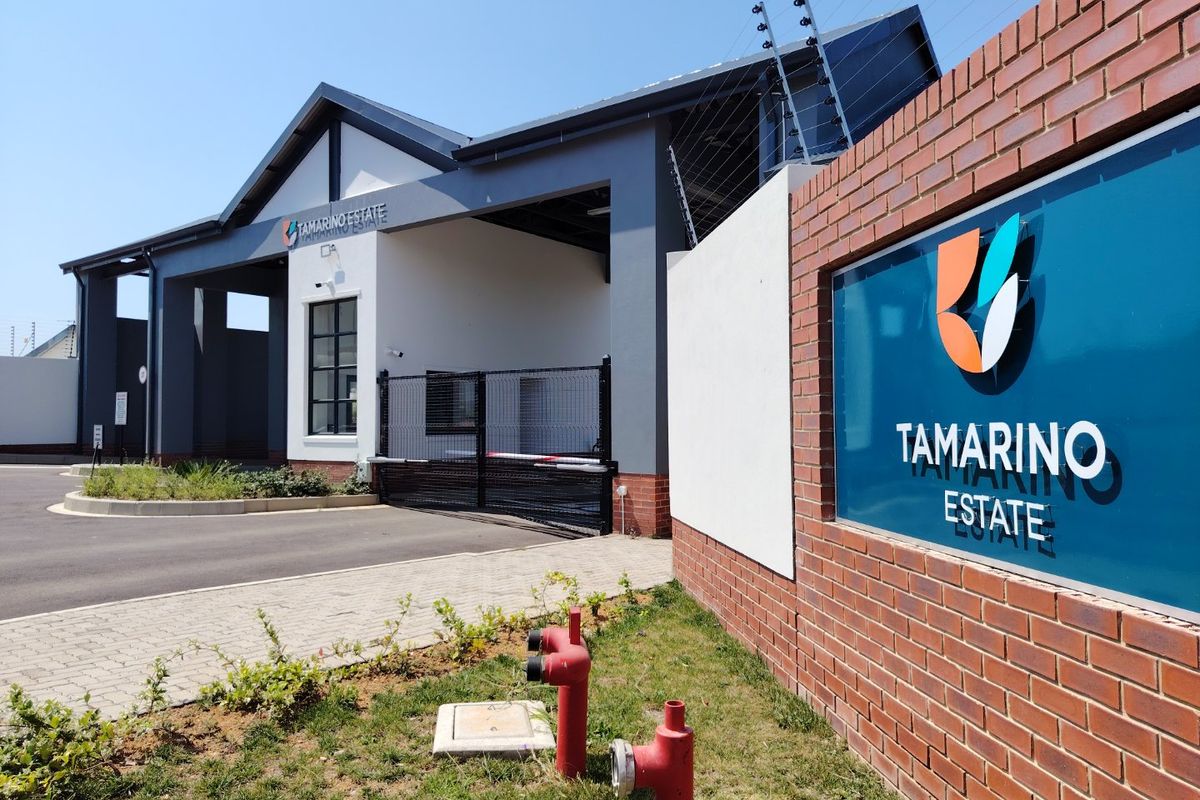 MODERN LUXURY URBAN 2 BEDROOM 2 BATH APARTMENT FOR SALE - Photo 2