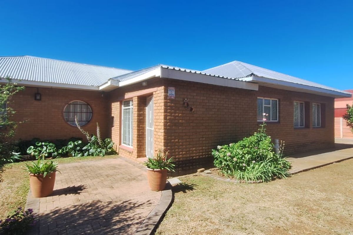 3 Bedroom House for sale in Songloed  - Photo 2