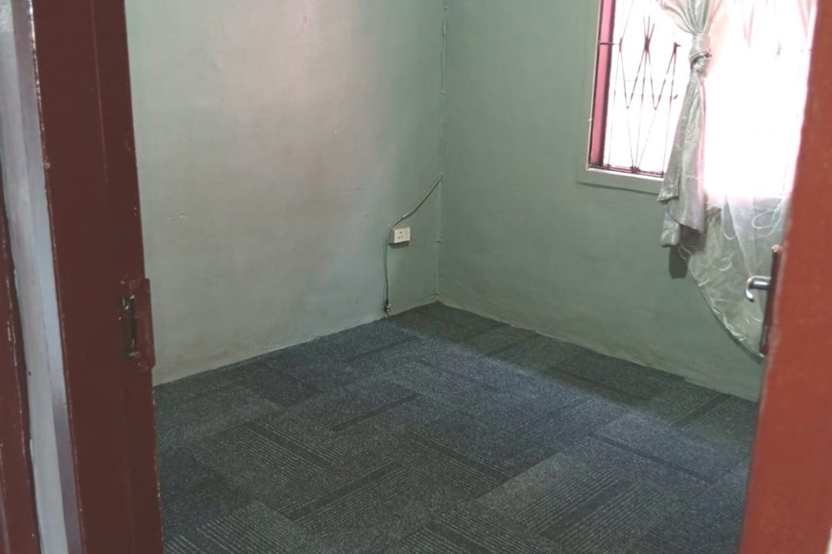 3 bedroom home. Must view Property! Perfect Starter Home in Lenasia! - Photo 4