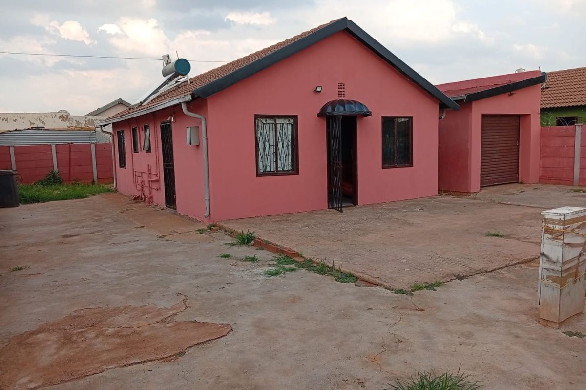3 bedroom home. Must view Property! Perfect Starter Home in Lenasia! - Photo 3