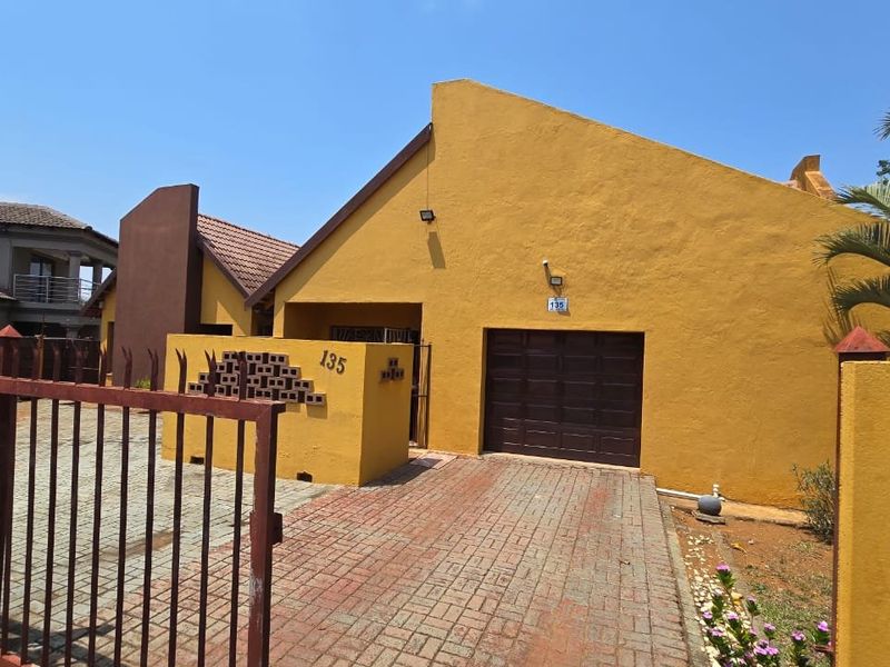 3 Bed House in Louis Trichardt for Sale - Photo 2