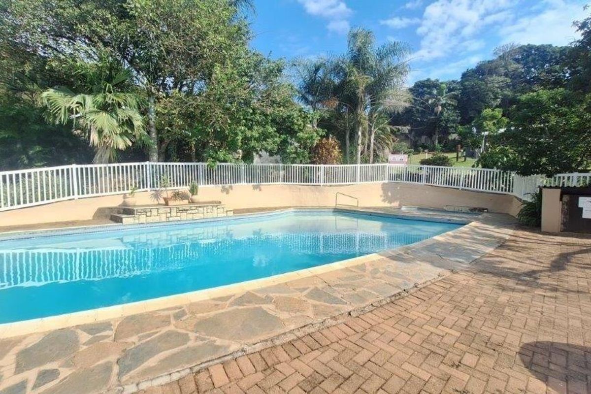 Neat  2-Bedroom Townhouse – Just Move In! - Photo 3