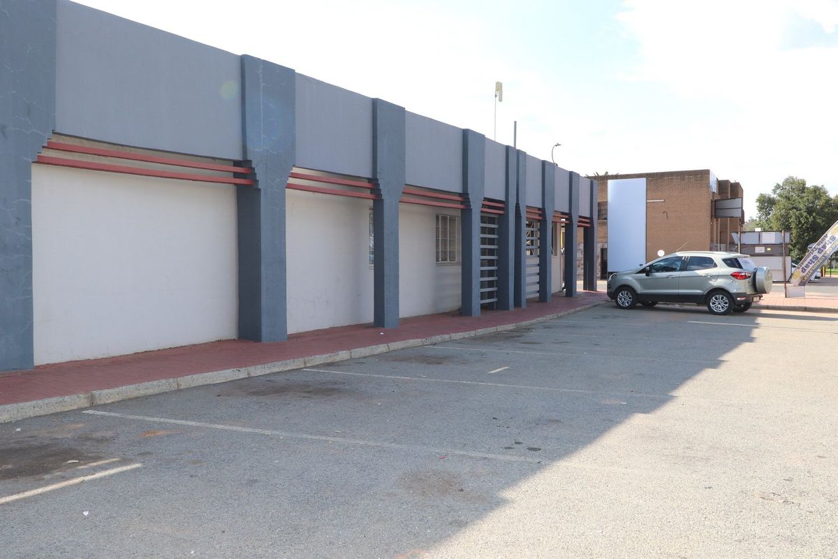 VERSATILE COMMERCIAL PROPERTY WITH ENDLESS OPPORTUNITIES! - Photo 3