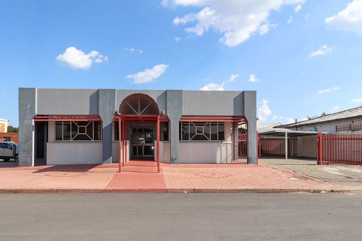 VERSATILE COMMERCIAL PROPERTY WITH ENDLESS OPPORTUNITIES! - Photo 2