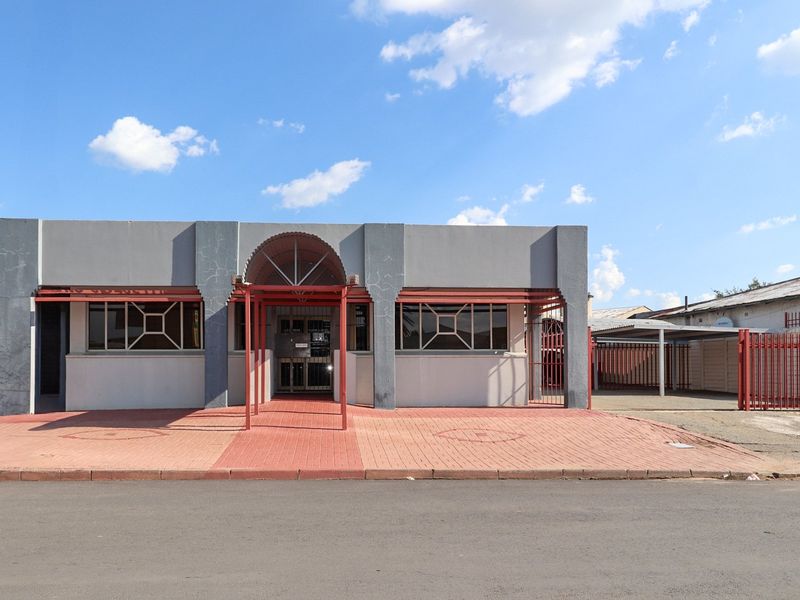 VERSATILE COMMERCIAL PROPERTY WITH ENDLESS OPPORTUNITIES! - Photo 2