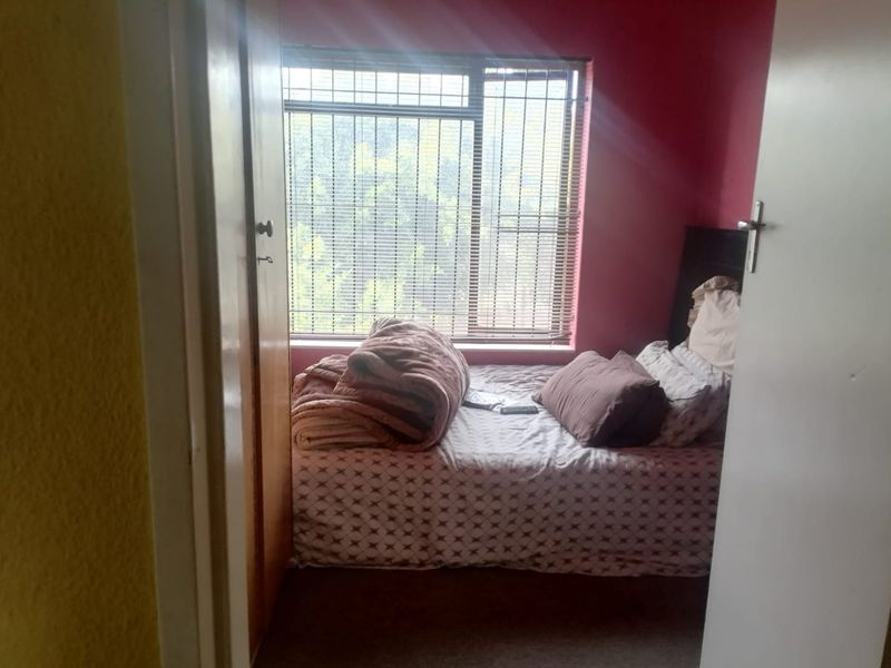 Stunning 3 Bedroom Apartment  - Photo 7