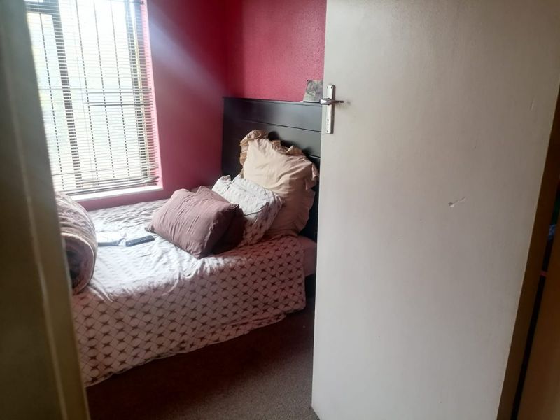 Stunning 3 Bedroom Apartment  - Photo 6