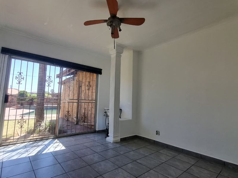 LUXURY LIVING AT ITS FINEST! Stunning 4 Bedroom Family Home in Duncanville with Endless Amenities. - Photo 8