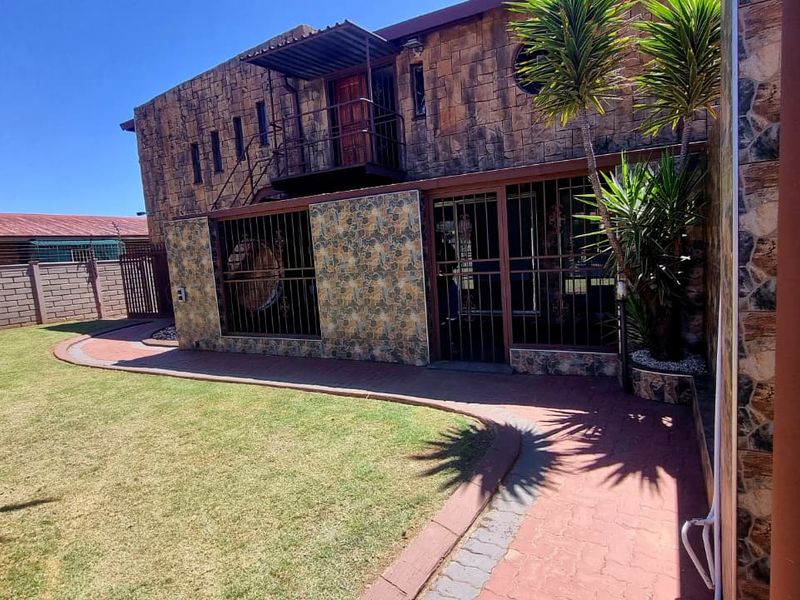 LUXURY LIVING AT ITS FINEST! Stunning 4 Bedroom Family Home in Duncanville with Endless Amenities. - Photo 3