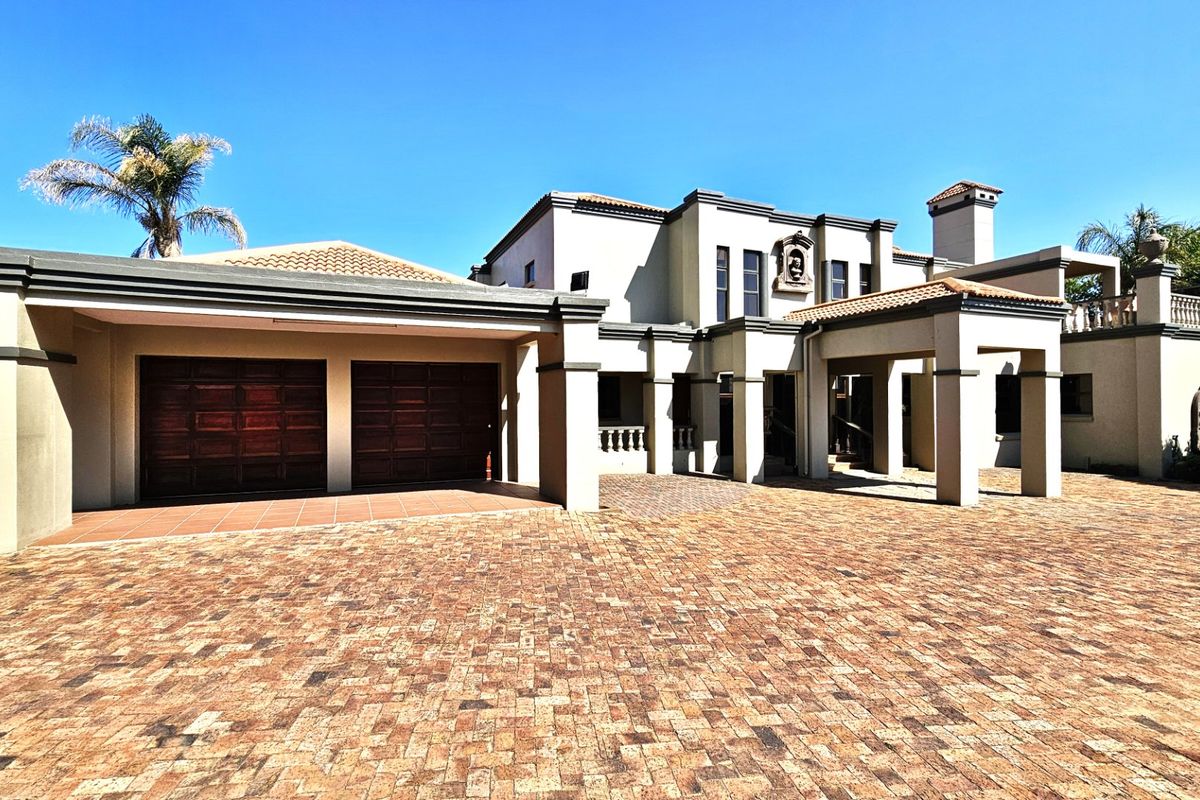 A unique Tuscan-style property on the Vaal River. - Photo 3