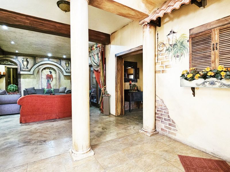 A unique Tuscan-style property on the Vaal River. - Photo 9