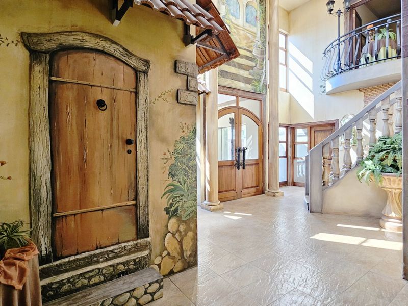 A unique Tuscan-style property on the Vaal River. - Photo 8