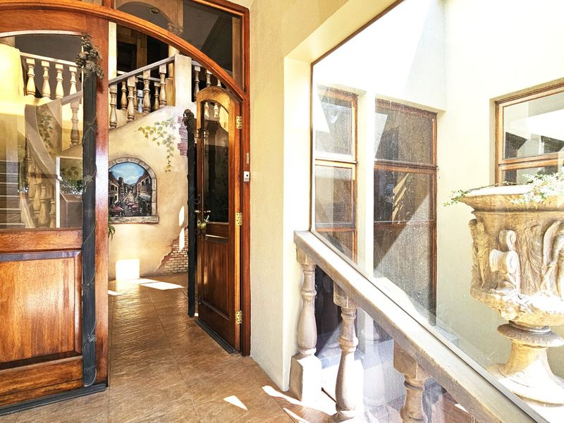 A unique Tuscan-style property on the Vaal River. - Photo 6