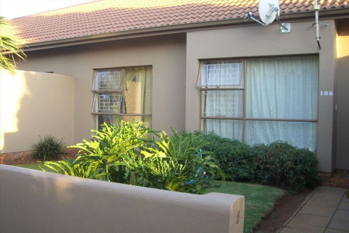 Spacious 2-Bedroom Home with Garage and More - Photo 3