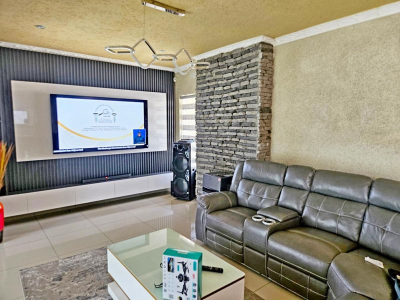 Modern 3-Bedroom Family Home for Sale - Photo 4
