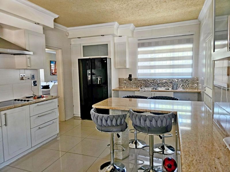 Modern 3-Bedroom Family Home for Sale - Photo 9