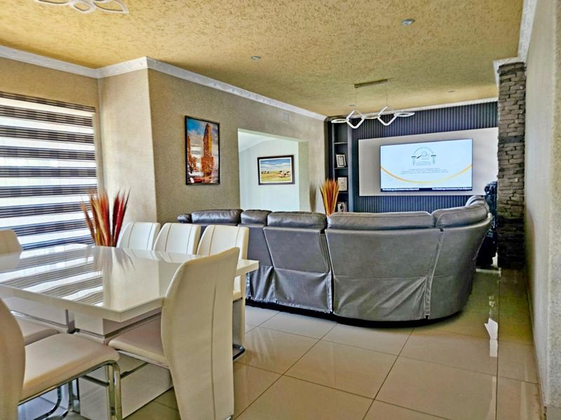 Modern 3-Bedroom Family Home for Sale - Photo 6