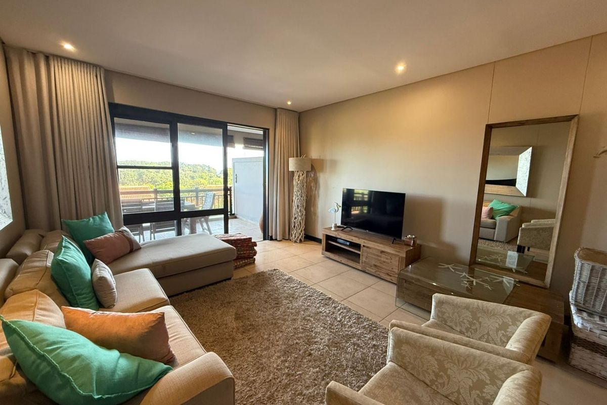 Furnished 3 bedroom townhouse with Lakeside views - Photo 5