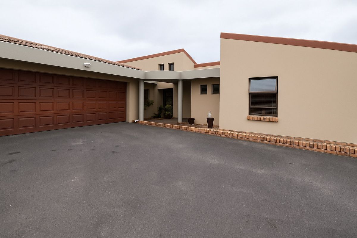 Find Your Perfect Coastal Escape  - Photo 4