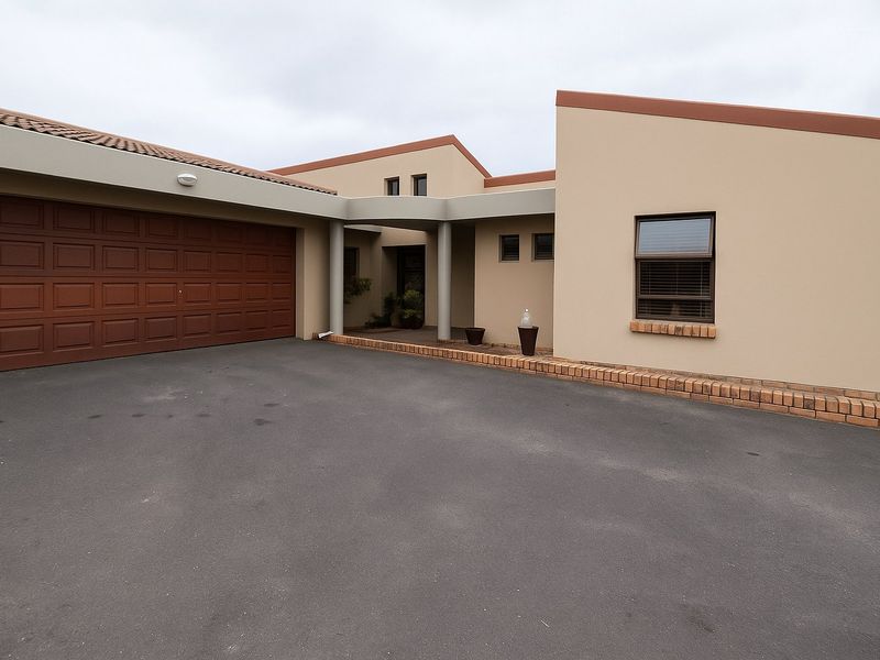 Find Your Perfect Coastal Escape  - Photo 4