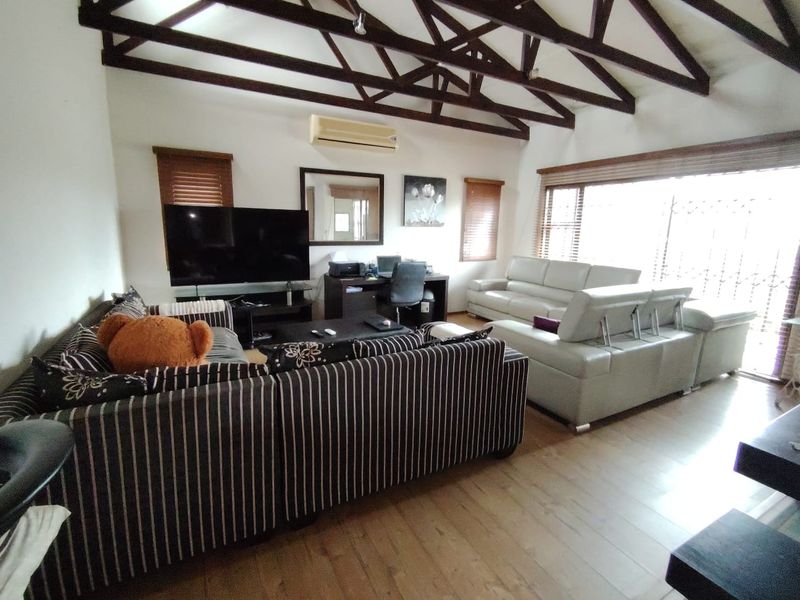 Find Your Perfect Coastal Escape  - Photo 10