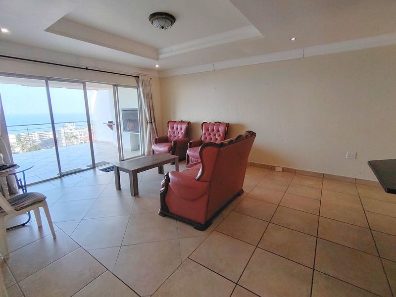 REDUCED TO SELL. Kick your shoes off and enjoy the sea view from your balcony.  - Photo 9