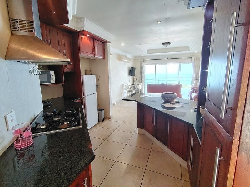 REDUCED TO SELL. Kick your shoes off and enjoy the sea view from your balcony.  - Photo 6