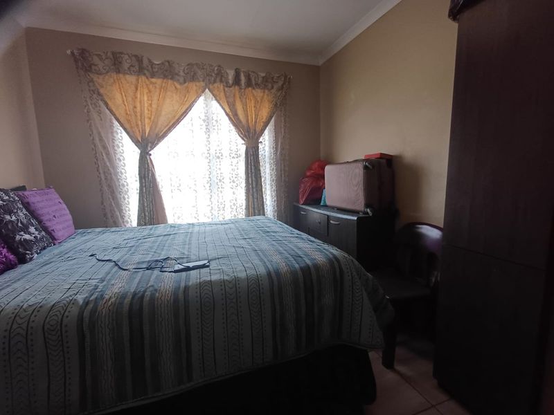 Charming 3-Bedroom Family Home for Sale in Ellaton, Klerksdorp - Photo 10