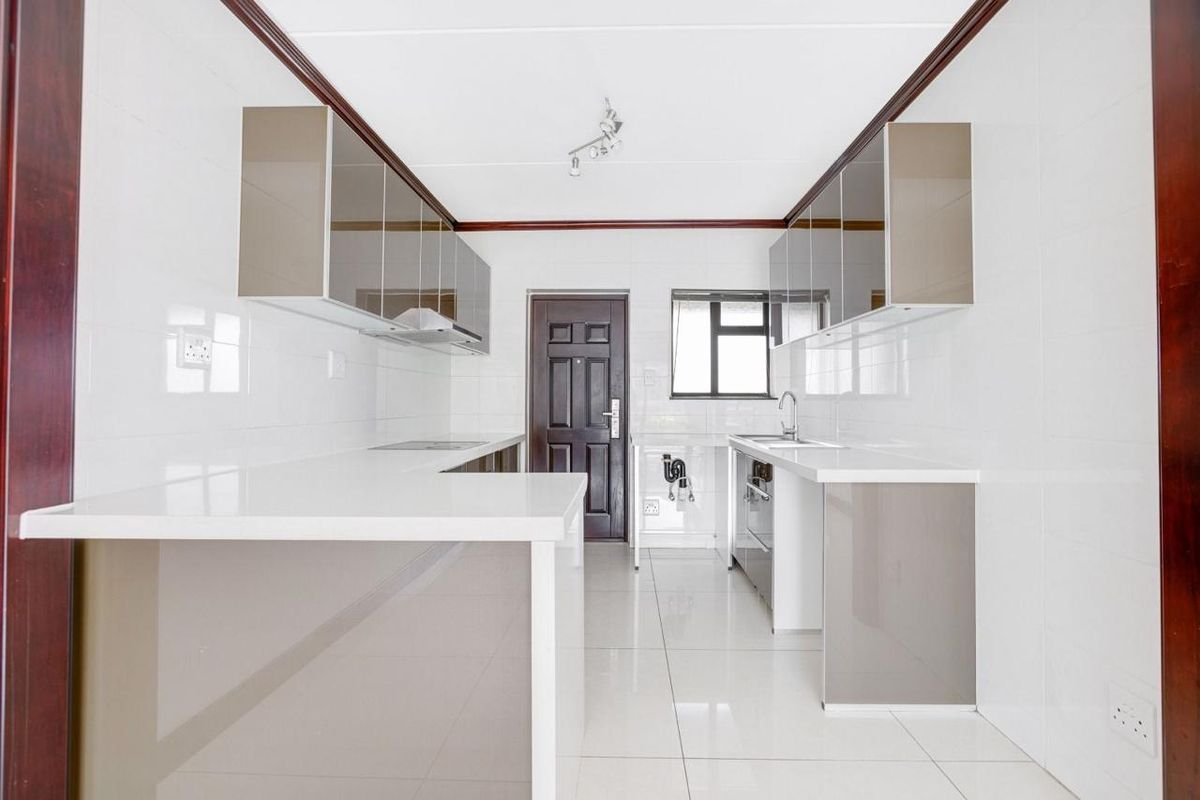 Modern 2 bedroom apartment in Craigavon. - Photo 3