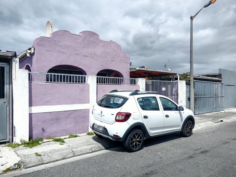 3 Bedroom Entertainers Dream in Prime Location! - Photo 4