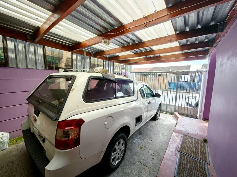 3 Bedroom Entertainers Dream in Prime Location! - Photo 6