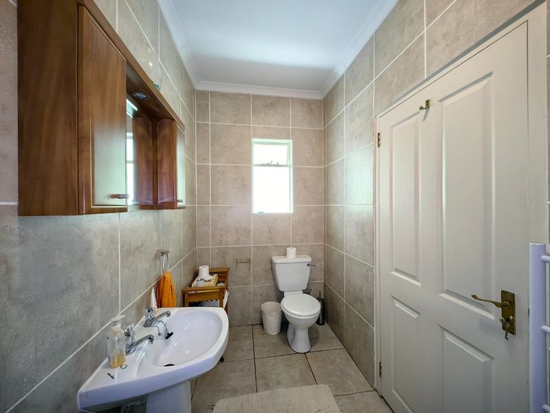 3 Bedroom Entertainers Dream in Prime Location! - Photo 10