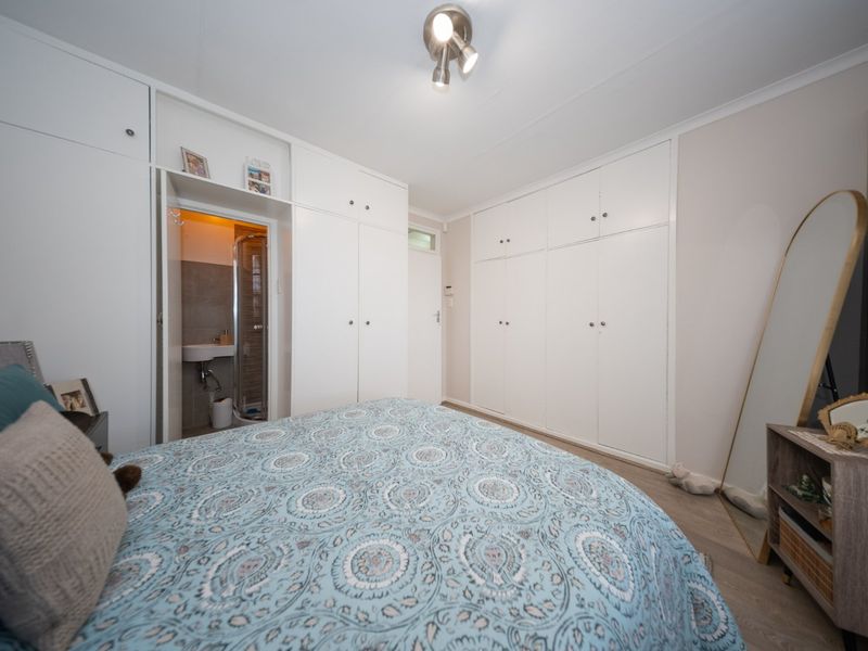 Simplex Living in Sought-After Area - Photo 10