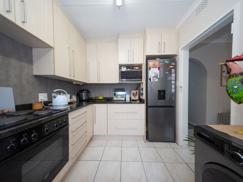 Simplex Living in Sought-After Area - Photo 6