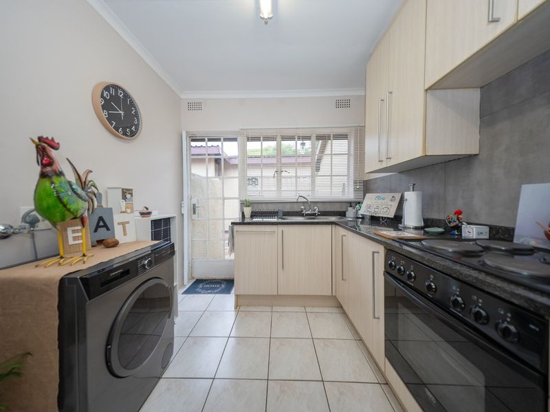 Simplex Living in Sought-After Area - Photo 5