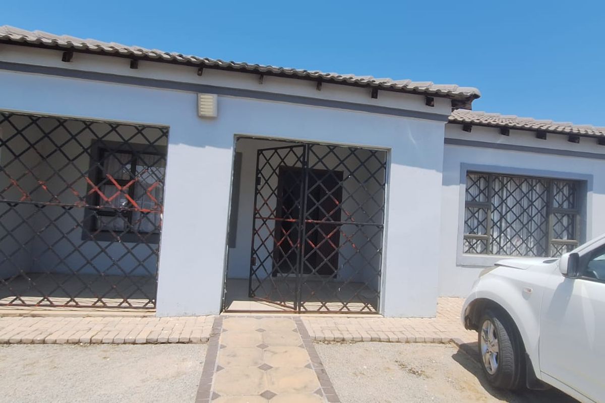 6 Bedroom Townhouse for sale in Flamwood - Photo 4