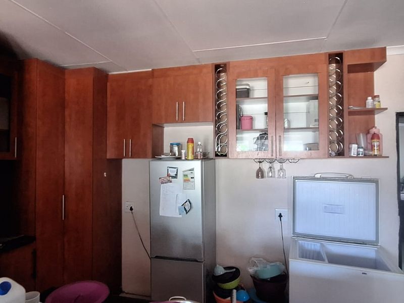 6 Bedroom Townhouse for sale in Flamwood - Photo 10