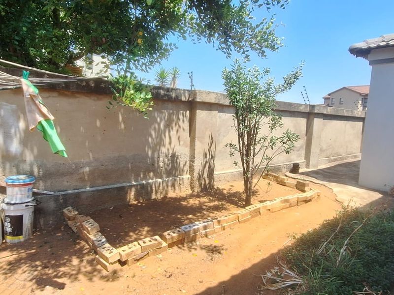 6 Bedroom Townhouse for sale in Flamwood - Photo 9