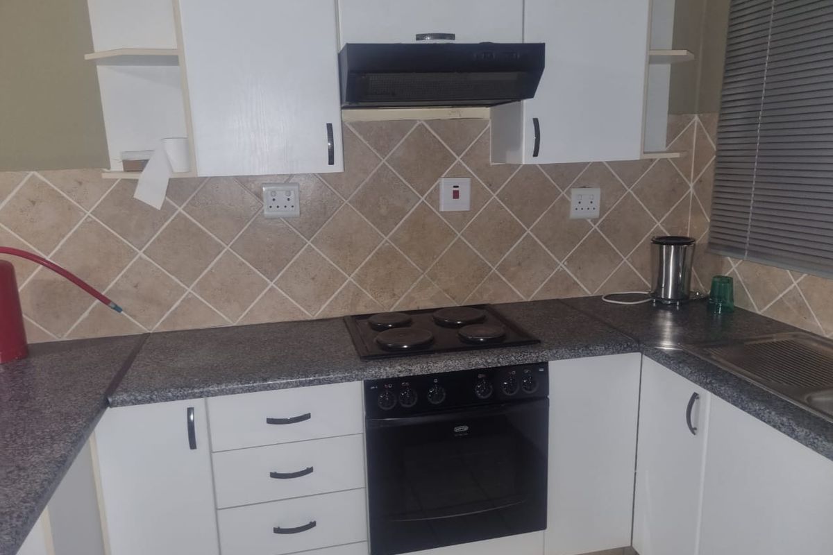 THREE BEDROOM TOWN HOUSE AVAILABLE IMMEDIATLEY IN POLOKWANE CENTRAL - Photo 5