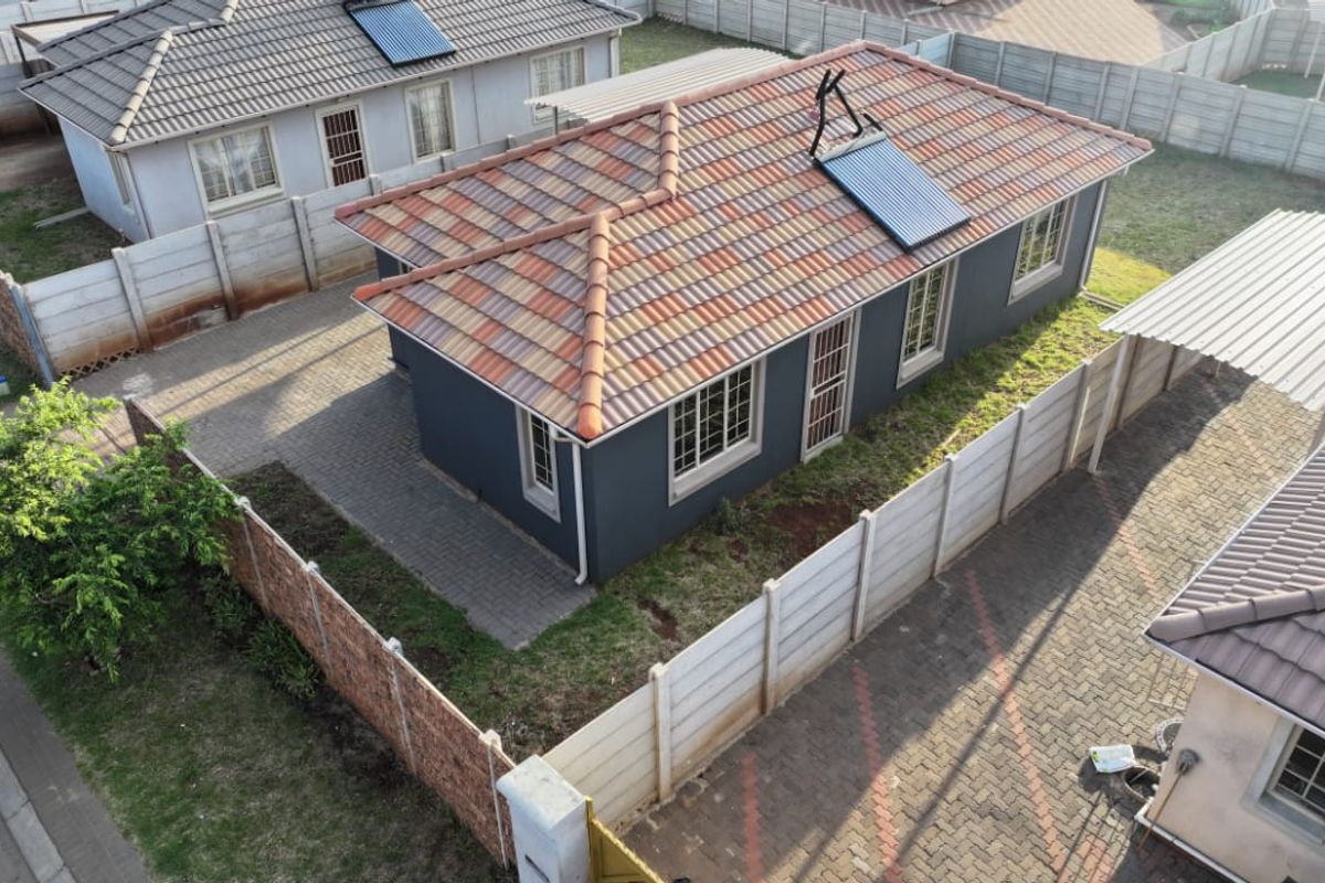 Specious 3-bedroom house for sale in Sky City - Photo 3