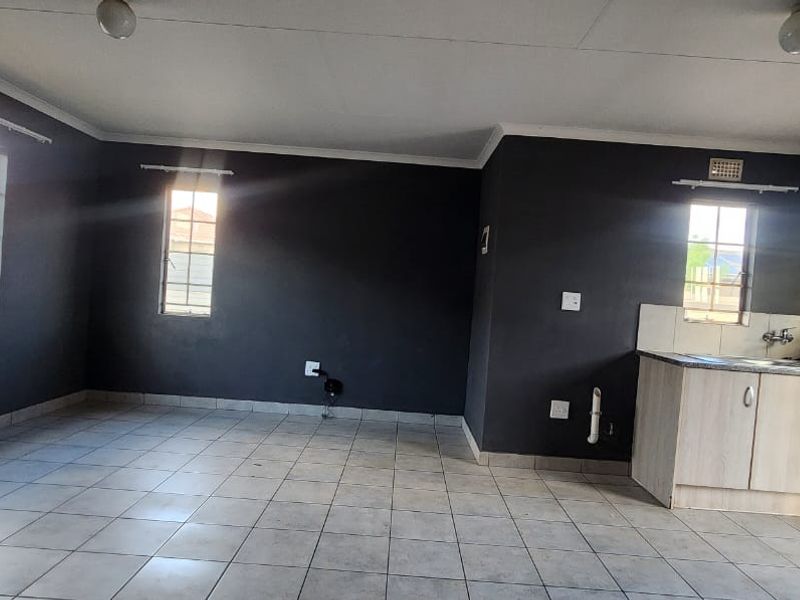 Specious 3-bedroom house for sale in Sky City - Photo 6